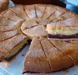 Torta della nonna al cioccolato e crema